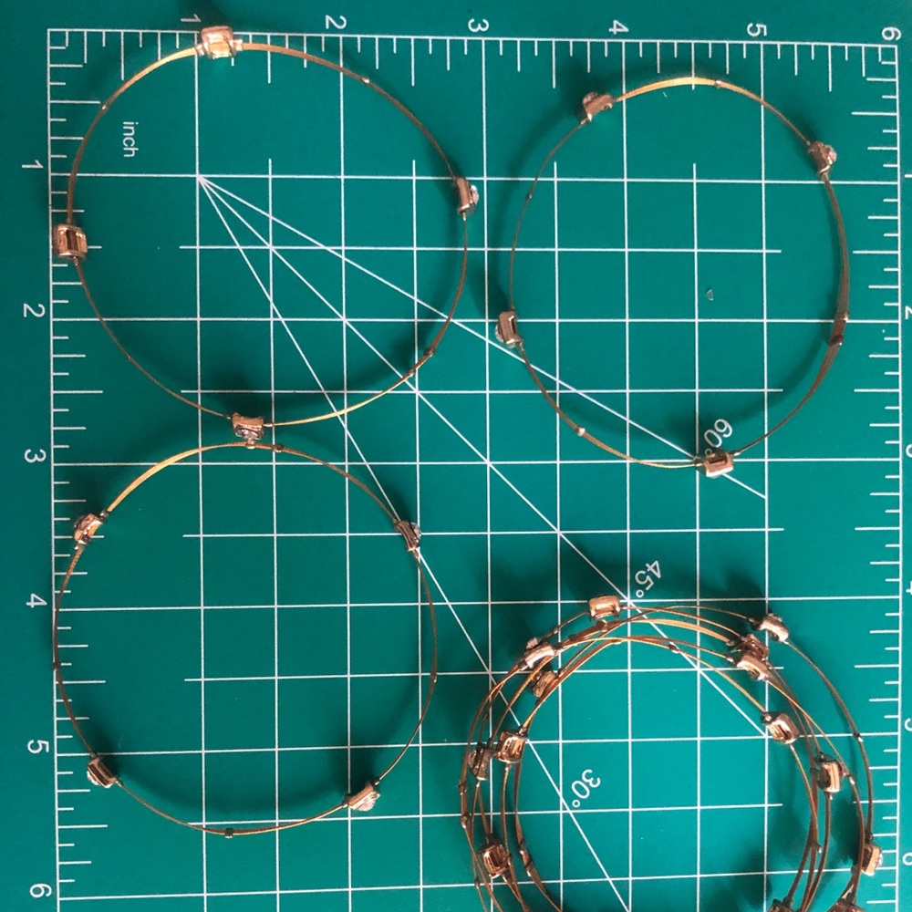 Set of 8 gold and rhinestone bangle stacking bracelets - Picture 8 of 9